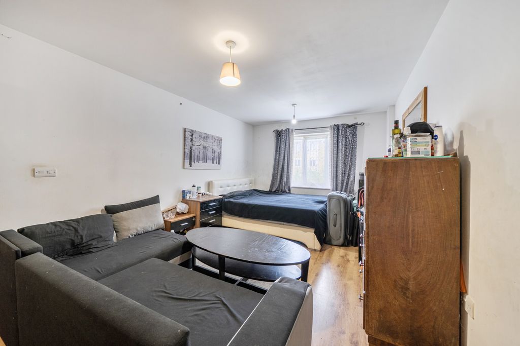 Property photo 3 of 12 1480833-4-6A33c60...