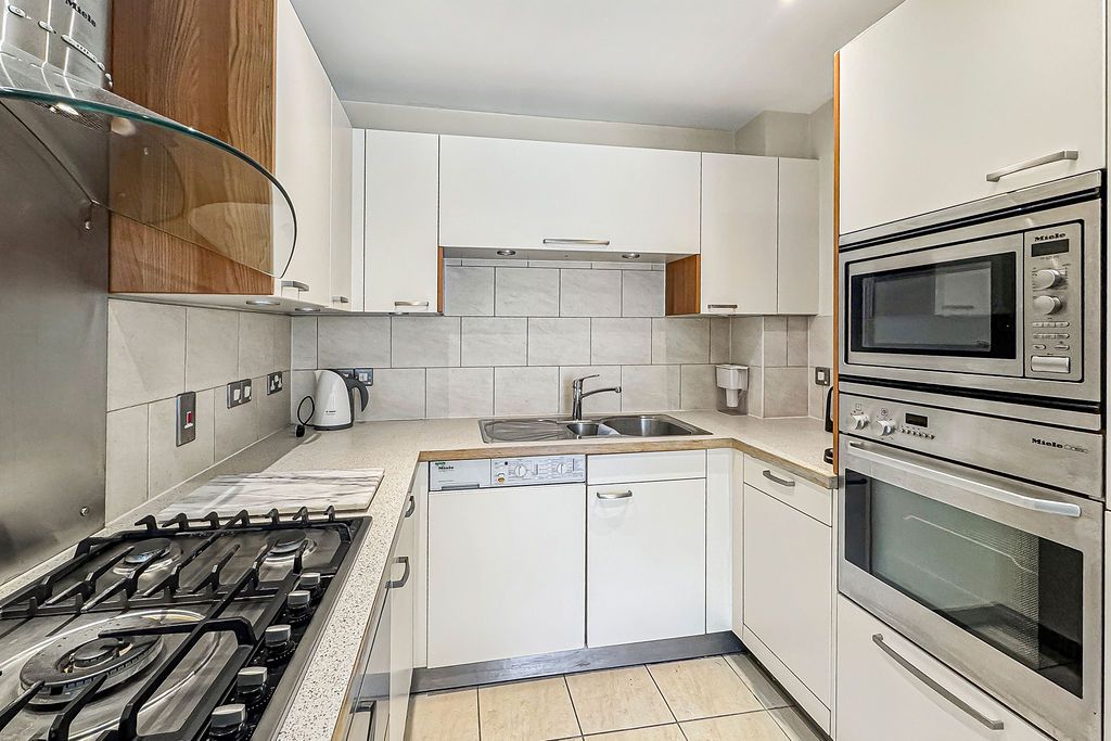 Property photo 3 of 14 Img_1102