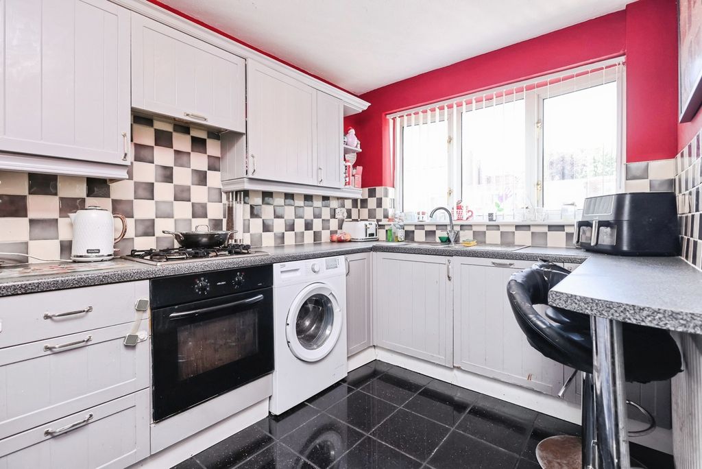 Property photo 3 of 18 Pbox-Img.Jpg