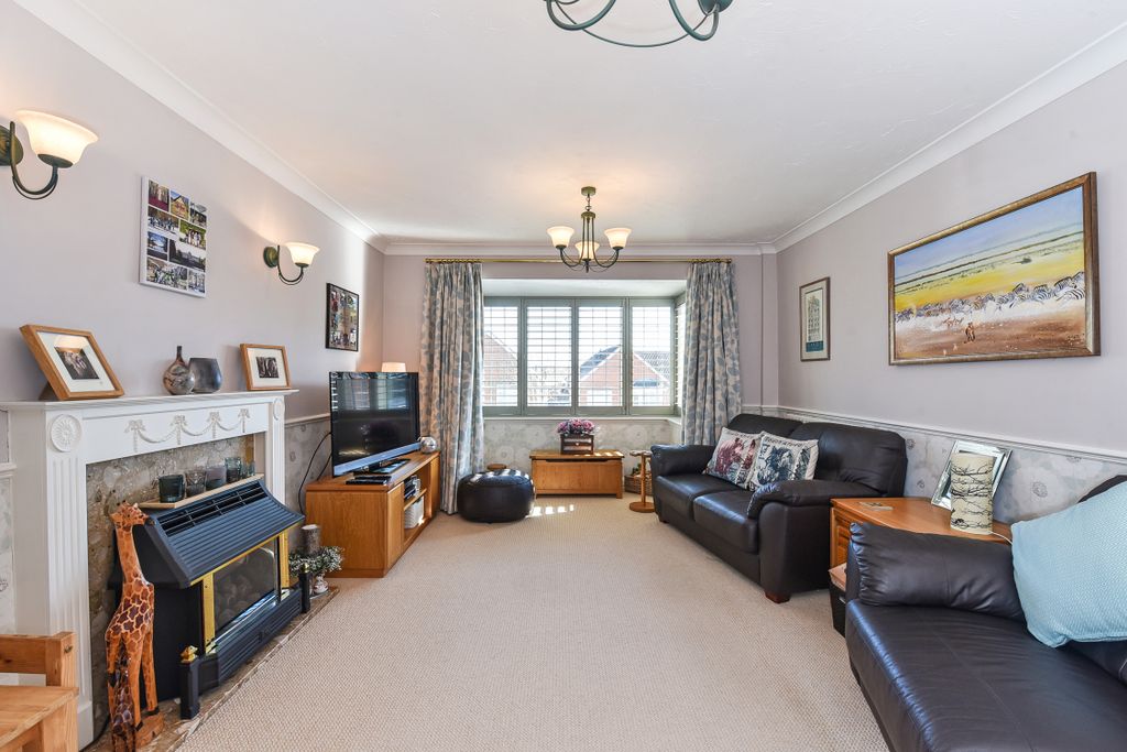 Property photo 2 of 26