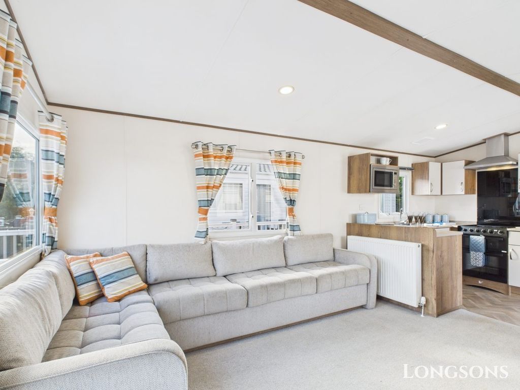 Property photo 3 of 20 Cam02173G0 Pr0276 Still017