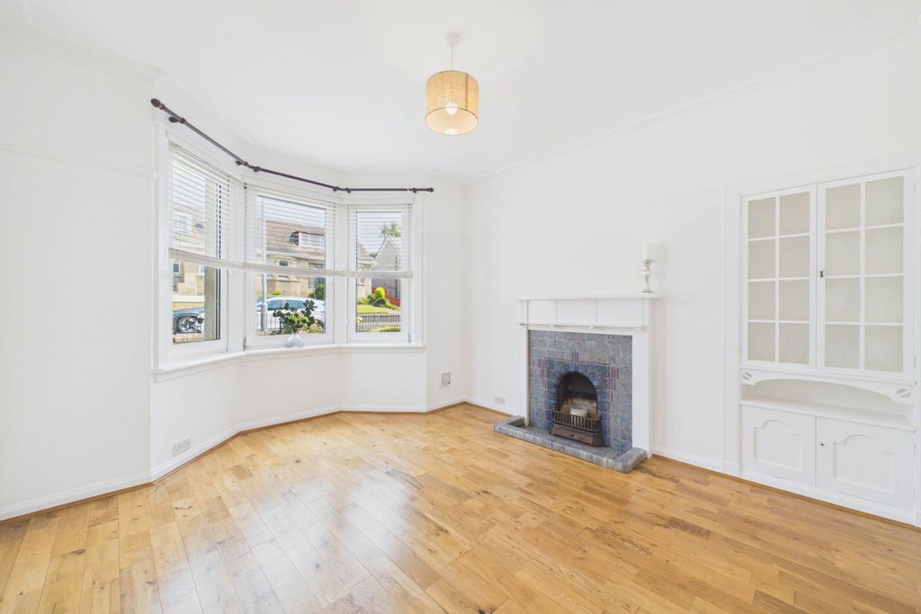 Property photo 2 of 34