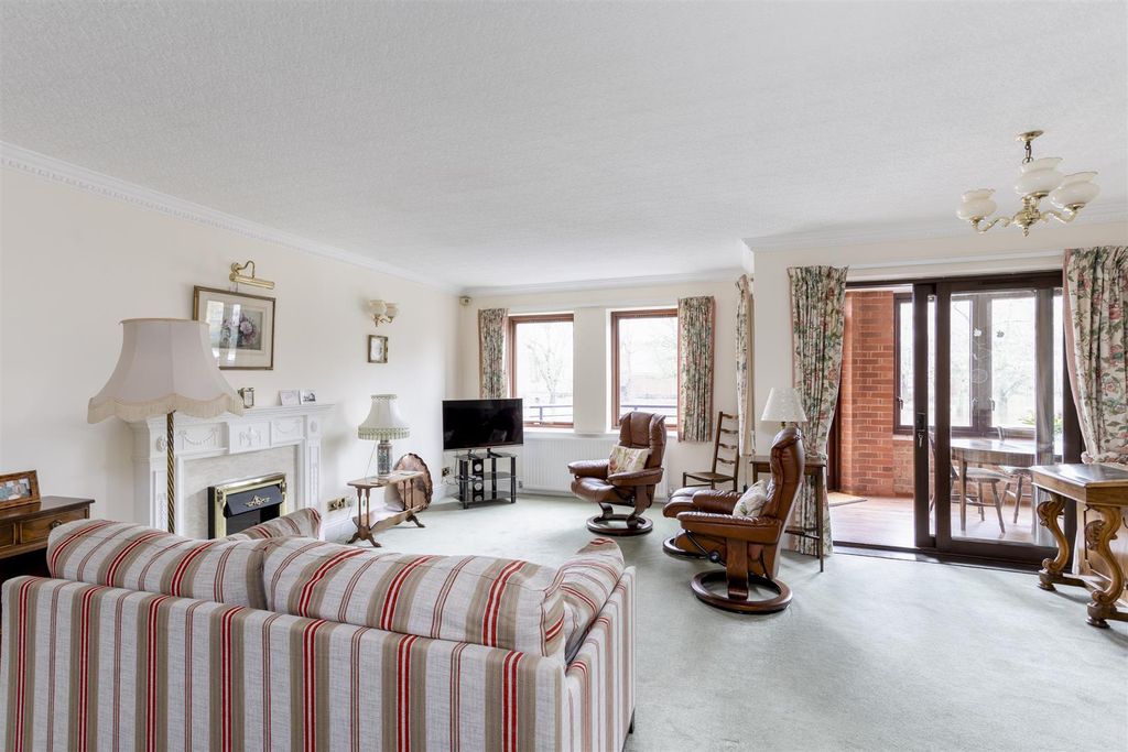 Property photo 2 of 27 1_Dukes_Wharf_22.Jpg