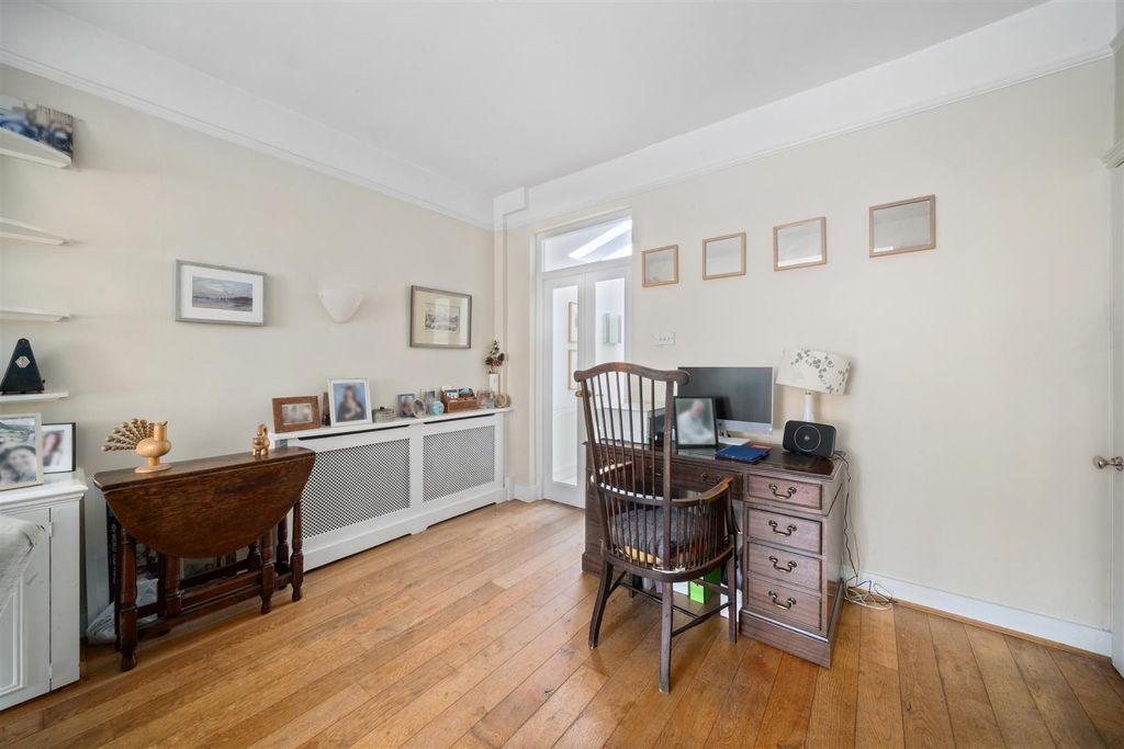 Property photo 3 of 10
