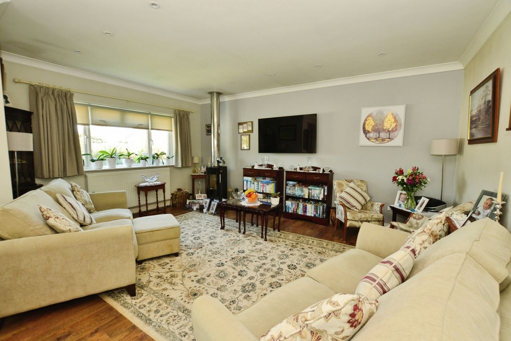 Property photo 3 of 16 Photo
