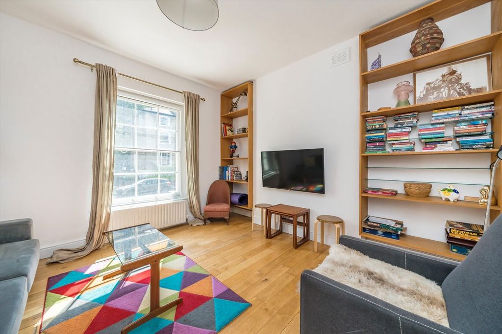 Property photo 2 of 6