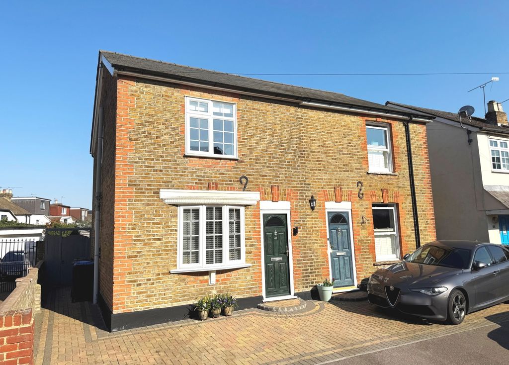 Property photo 1 of 11 Front