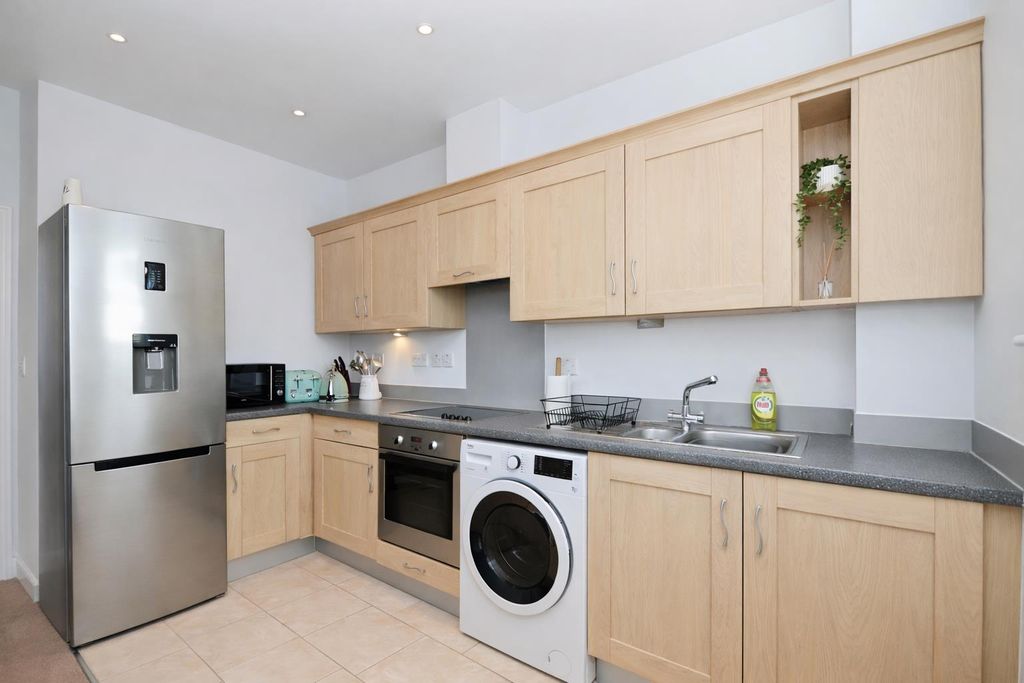 Property photo 3 of 15 Kitchen.Jpg