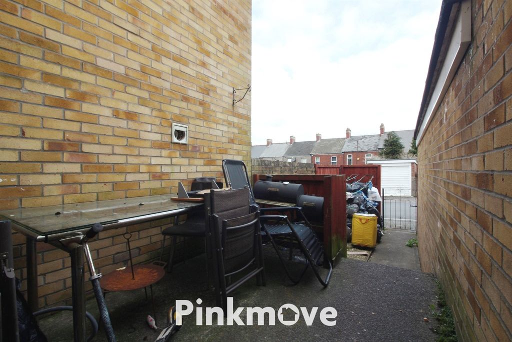 Property photo 3 of 18