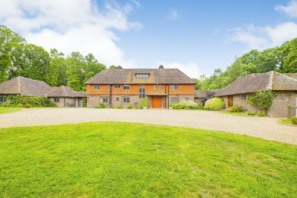 Property photo 2 of 25