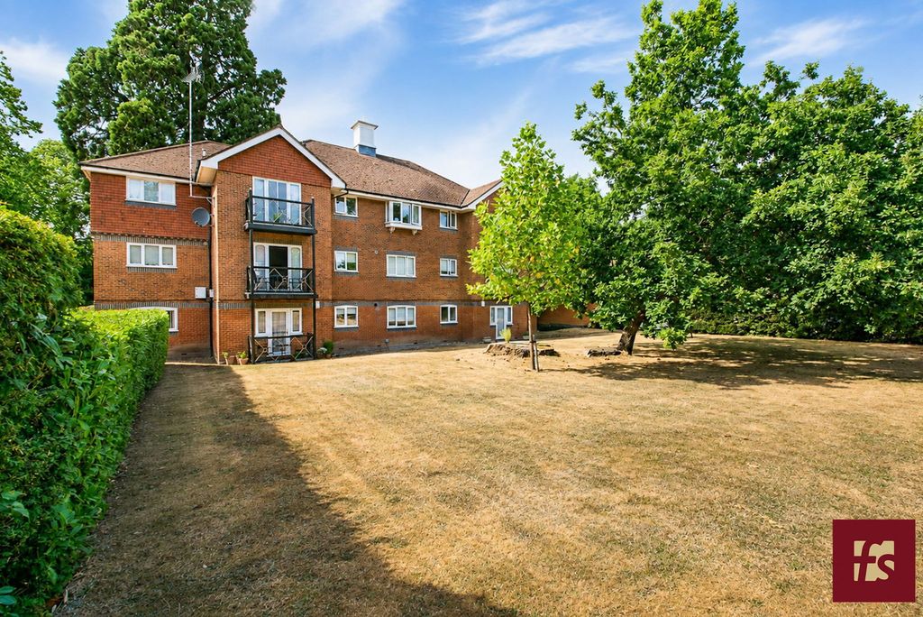 Property photo 2 of 14