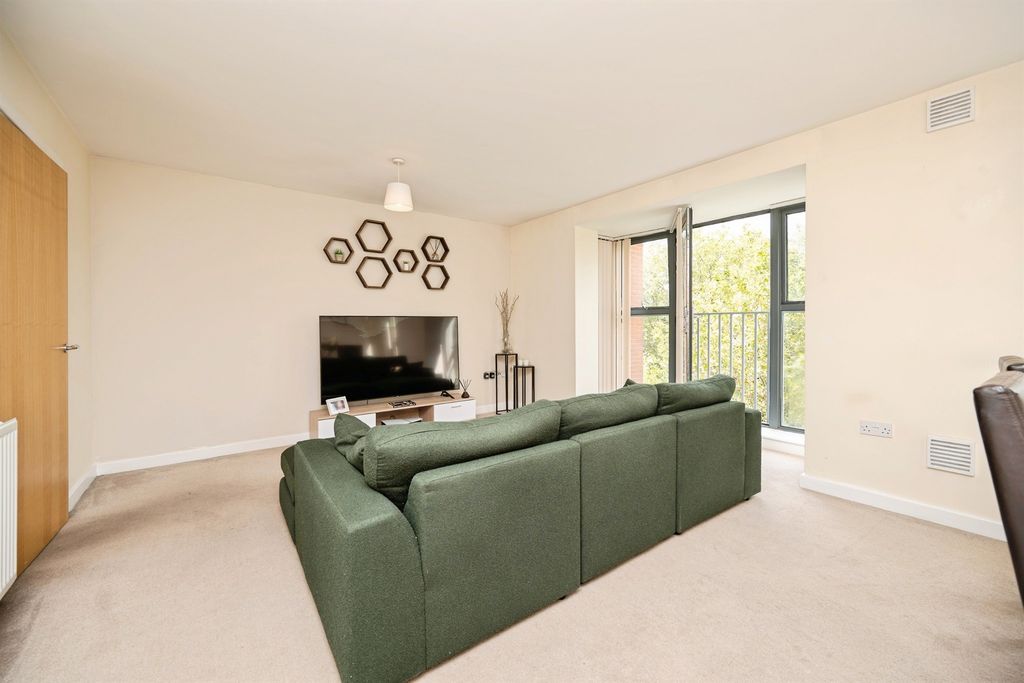 Property photo 2 of 5