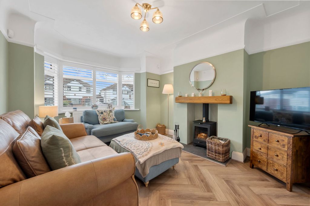 Property photo 2 of 41