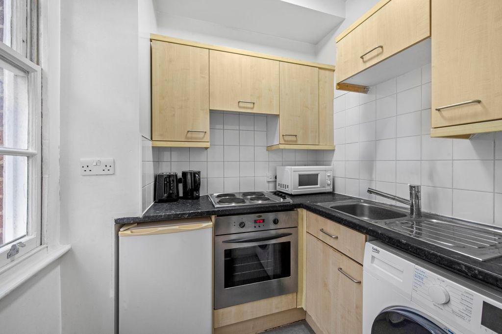 Property photo 3 of 10 Picture No. 06