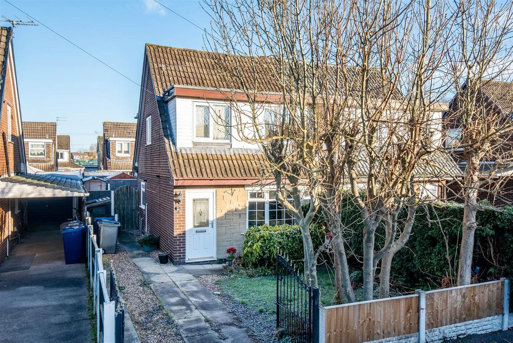 Property photo 1 of 20 Front External