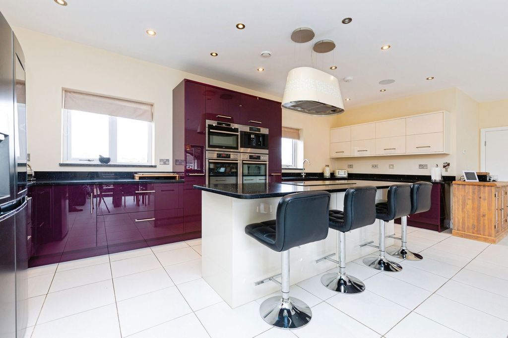 Property photo 1 of 55