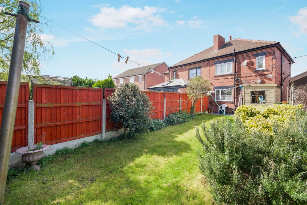 Property photo 3 of 16 9B528802-Ab37-F111-88B5-7c1E5209De54