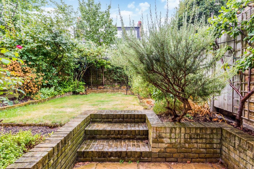 Property photo 3 of 12