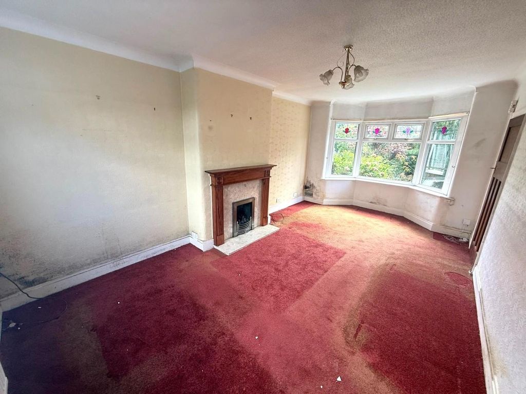 Property photo 2 of 14 Lounge