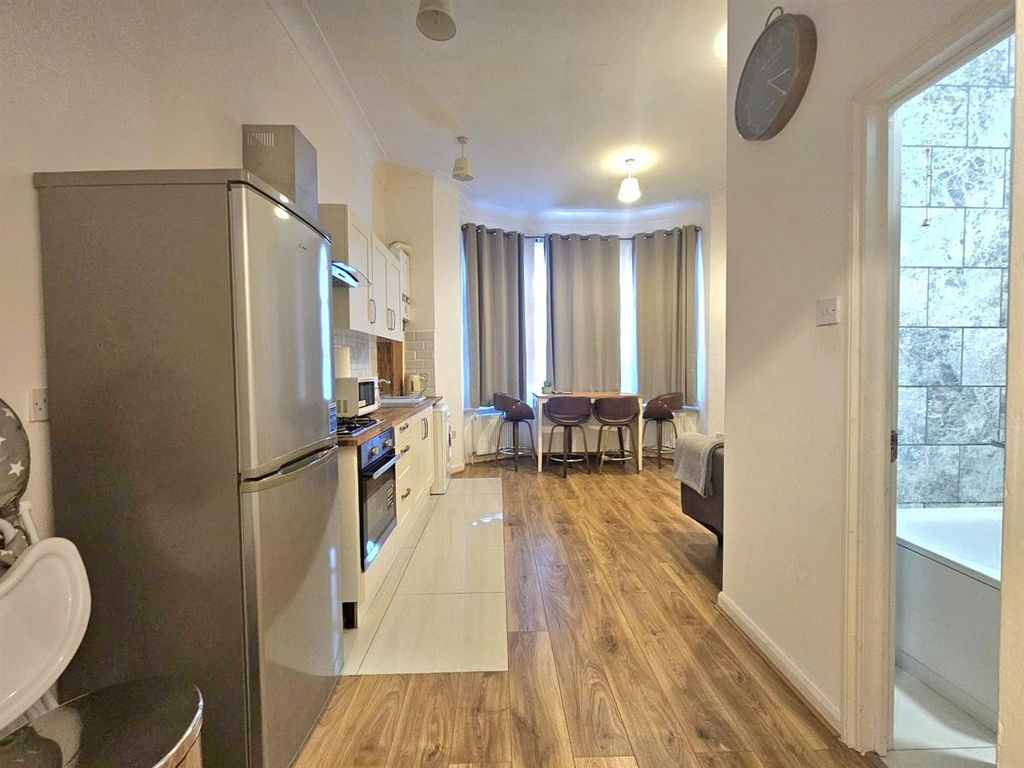 Property photo 2 of 11 Open Plan Living