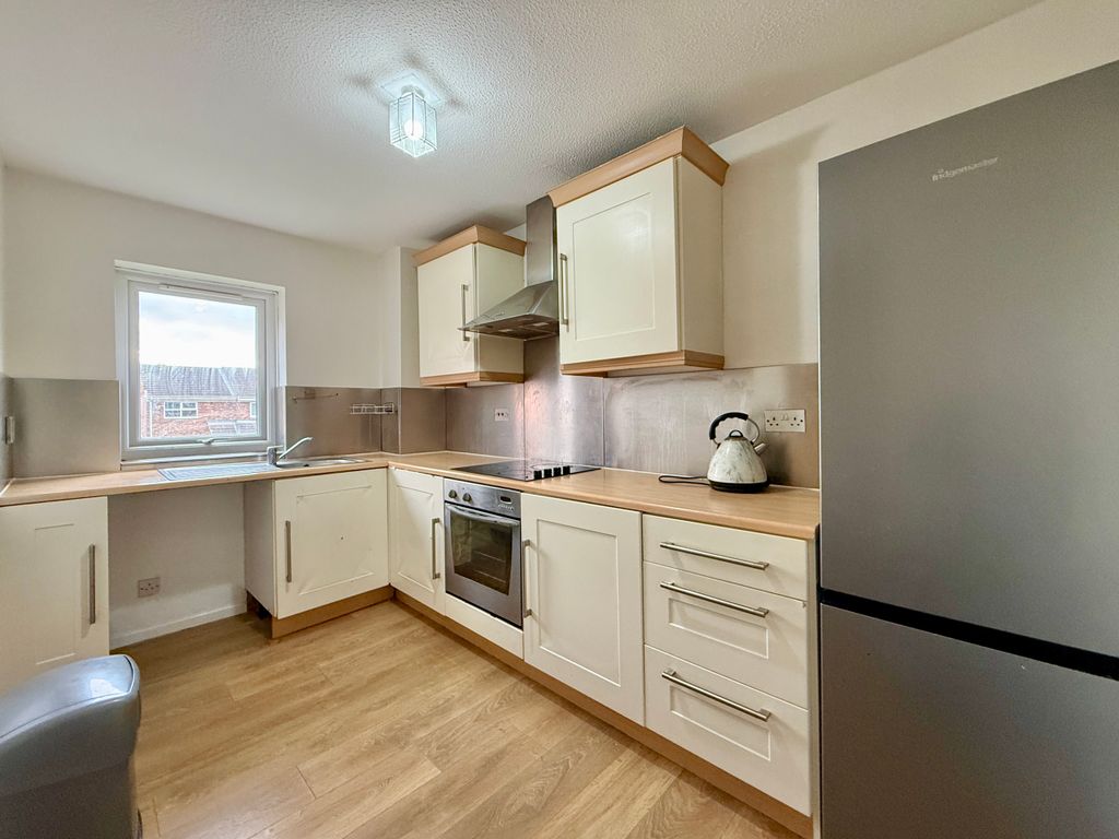 Property photo 2 of 9 Kitchen