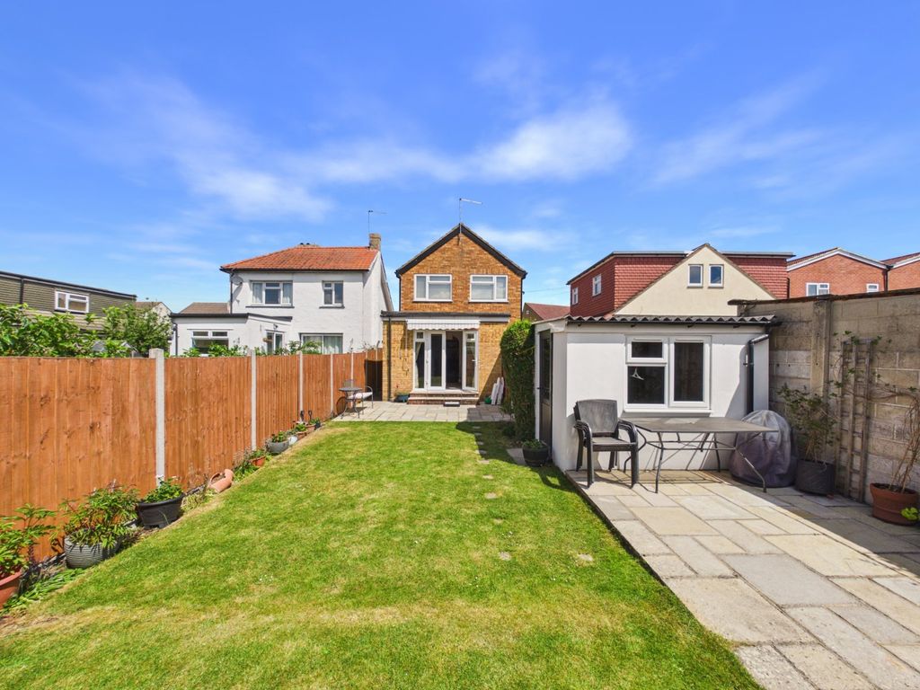 Property photo 3 of 17 Picture No. 12