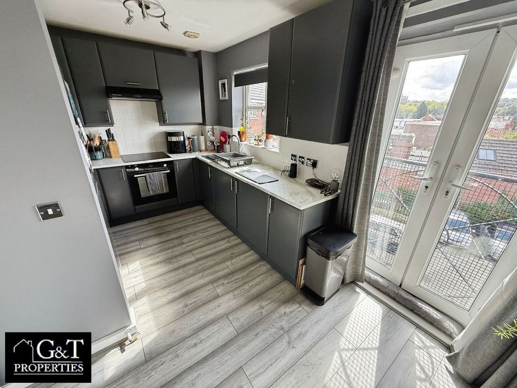 Property photo 2 of 18 Kitchen