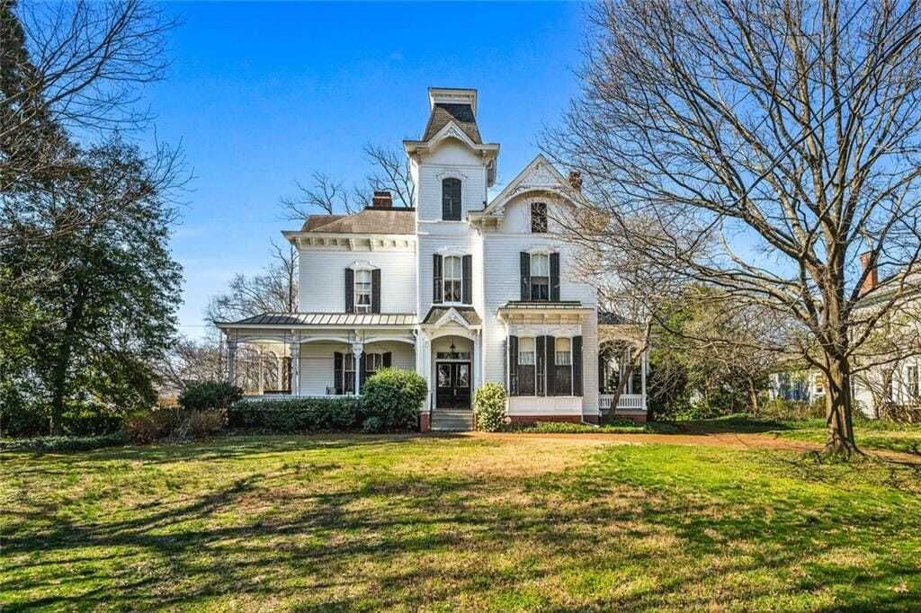 Property photo 1 of 31
