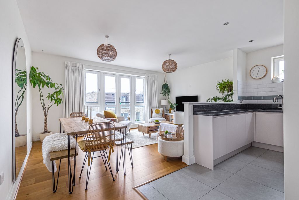 Property photo 2 of 25 974207