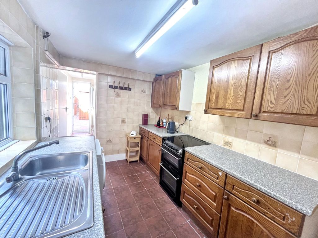 Property photo 2 of 12 Picture No. 22