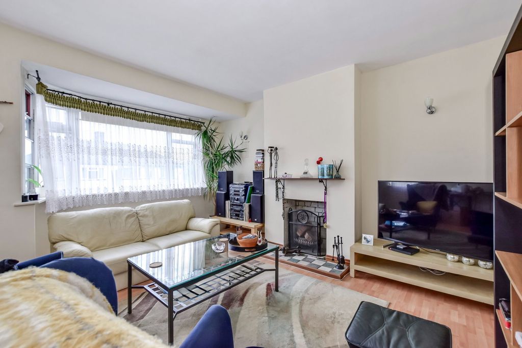 Property photo 3 of 14