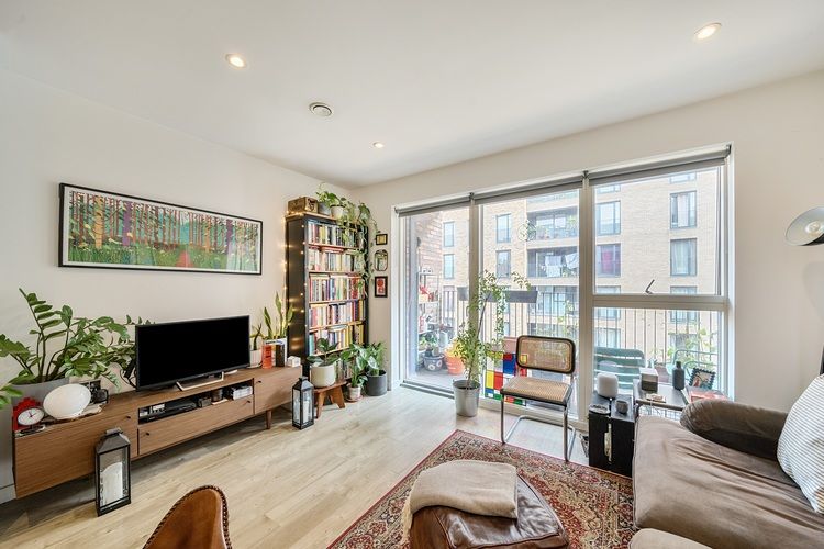 Property photo 1 of 17