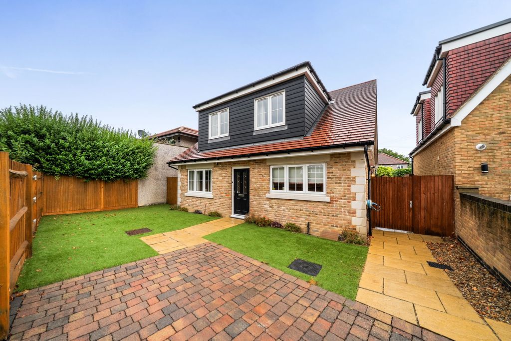 Property photo 1 of 23