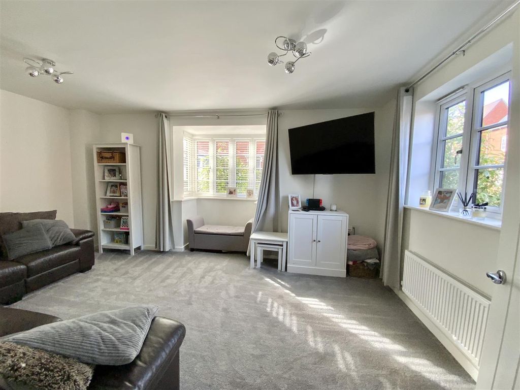 Property photo 2 of 21