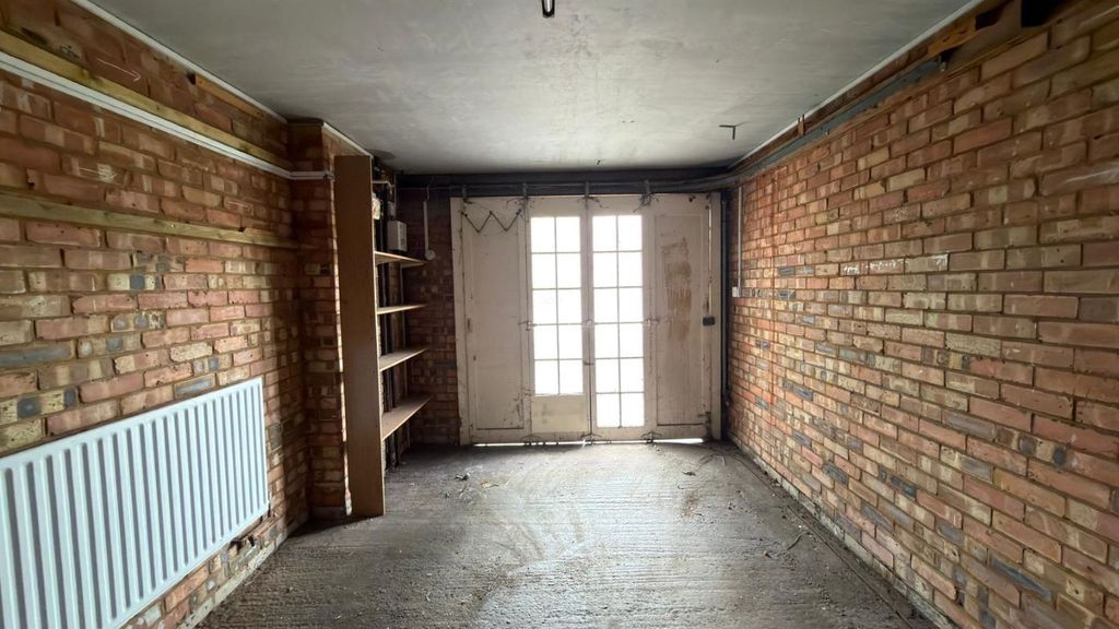 Property photo 3 of 19