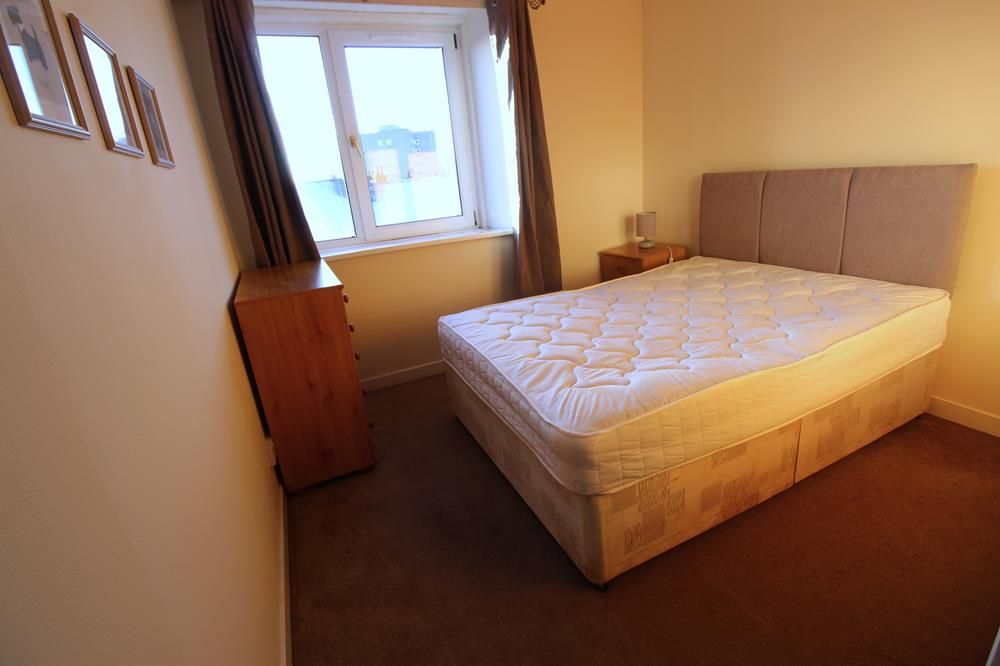 Property photo 3 of 7 Bedroom 3