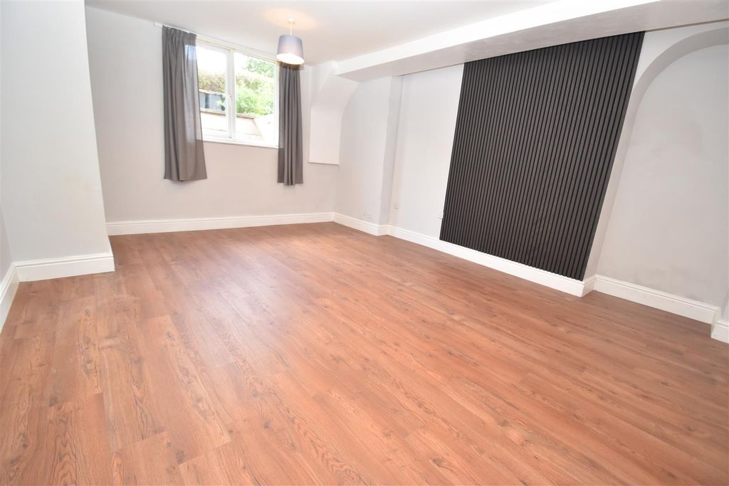 Property photo 2 of 8 Dsc_0005.Jpg