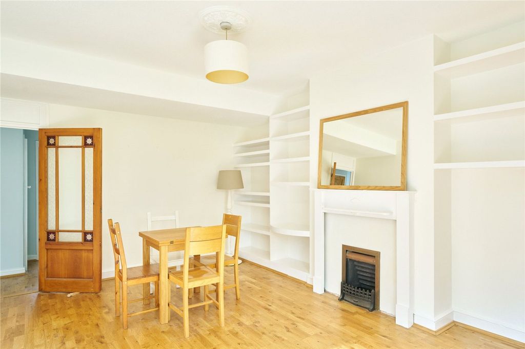 Property photo 1 of 11 Reynolds House E2
