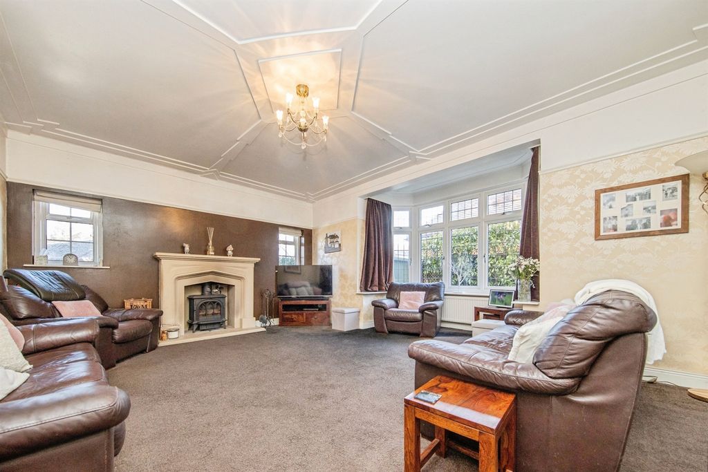 Property photo 2 of 25