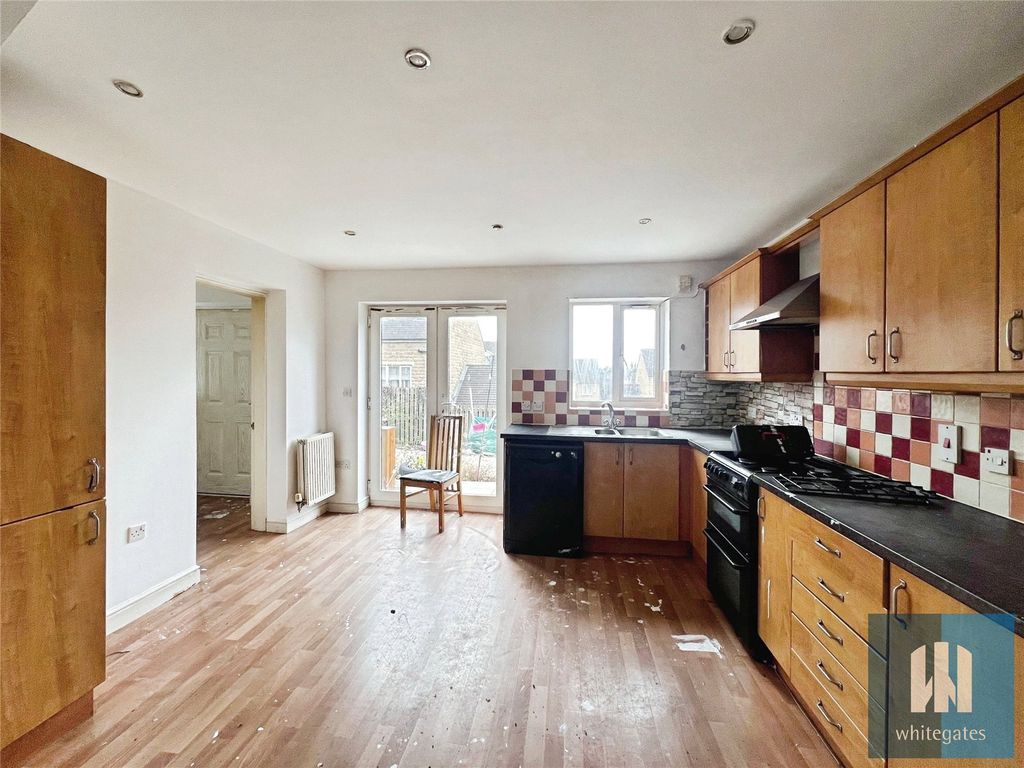 Property photo 2 of 18 Picture No. 12
