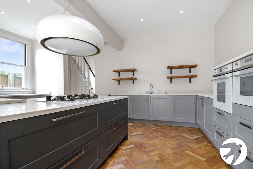 Property photo 3 of 16 Kitchen Area