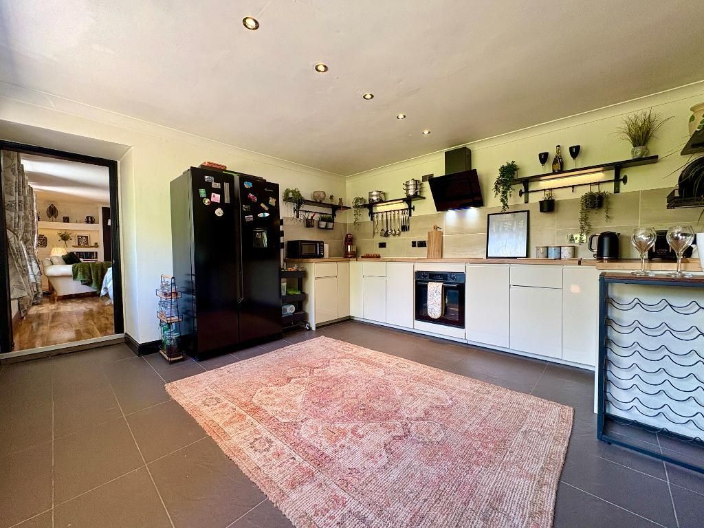 Property photo 3 of 39