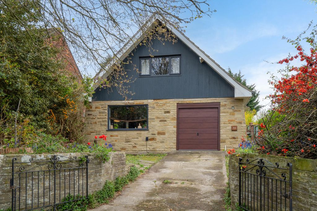 Property photo 1 of 24 Front (Exterior)