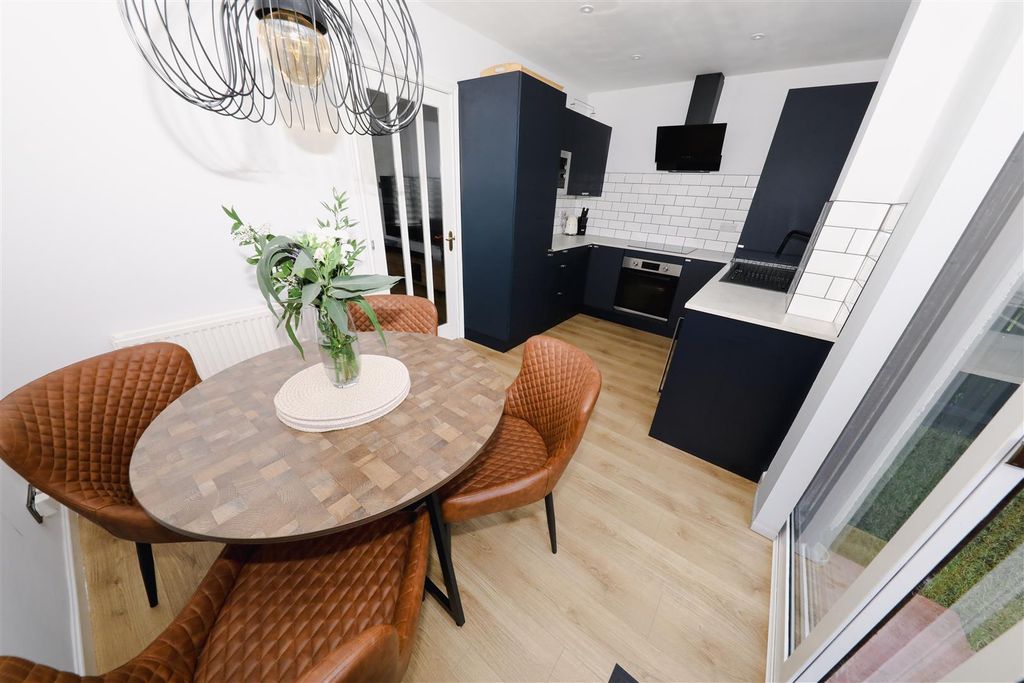Property photo 3 of 18 c
