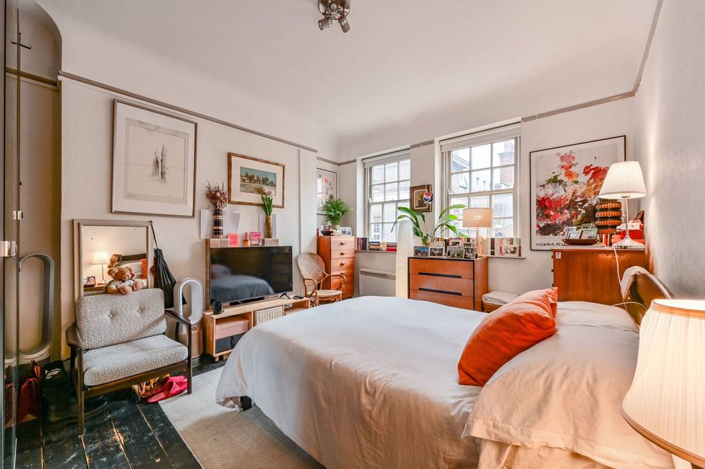 Property photo 3 of 6