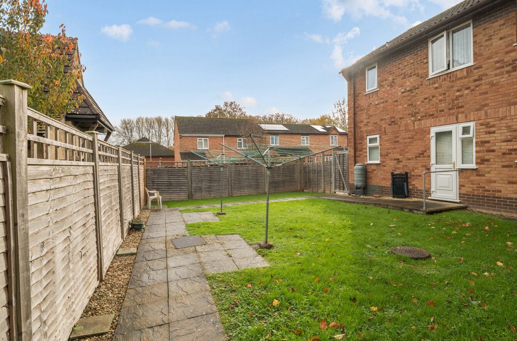 Property photo 2 of 15 1376486-3-690B26c...