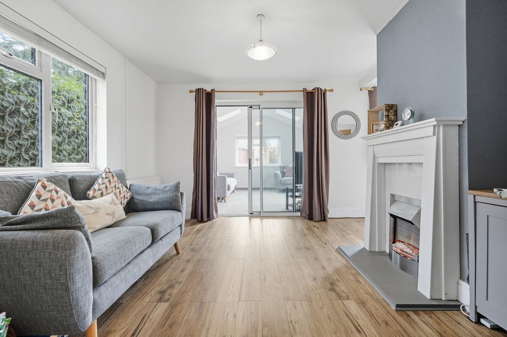 Property photo 2 of 25