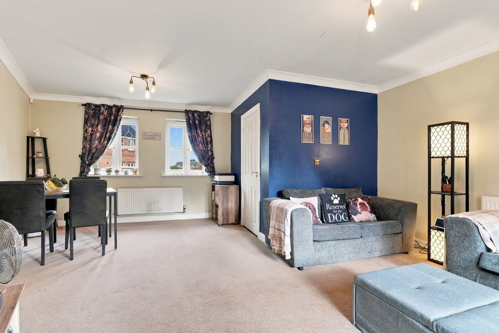 Property photo 3 of 32