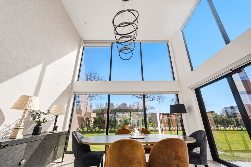 Property photo 2 of 25 Dining Area