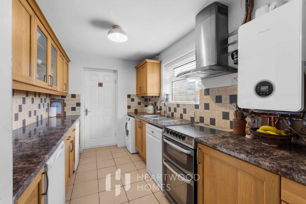 Property photo 3 of 18